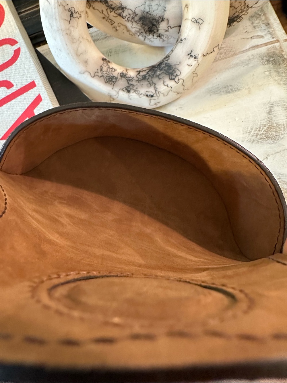 Xl Handcrafted Leather Sunglasses Case - Picture 10 of 10